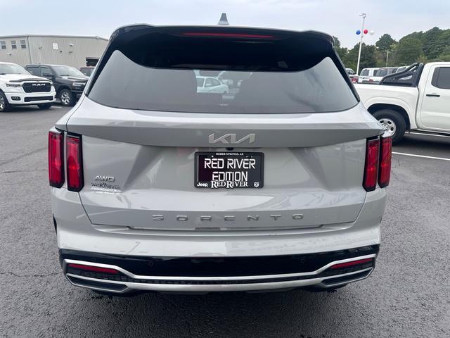 Photo of 2022 Wolf Gray Kia Sorento