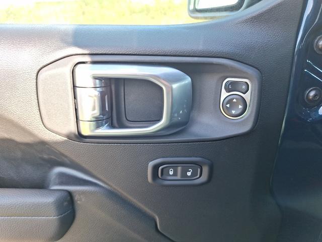 Photo of 2025 Fathom Blue Pearlcoat Jeep Gladiator