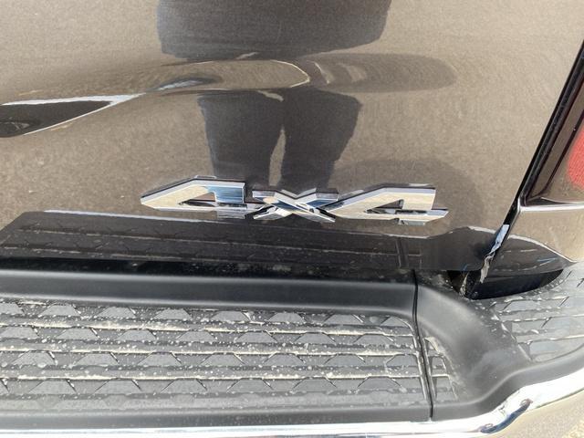 Photo of 2025 Granite Crystal Clearcoat Metallic RAM 2500