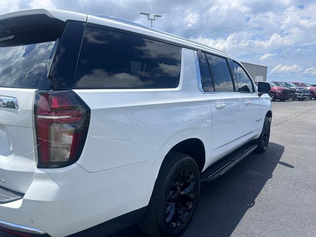 Photo of 2021 Summit White Chevrolet Suburban