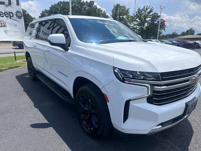 Photo of 2021 Summit White Chevrolet Suburban