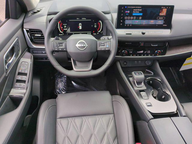 Photo of 2025 Super Black Nissan Rogue