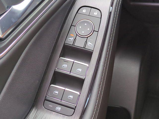 Photo of 2025 Super Black Nissan Rogue