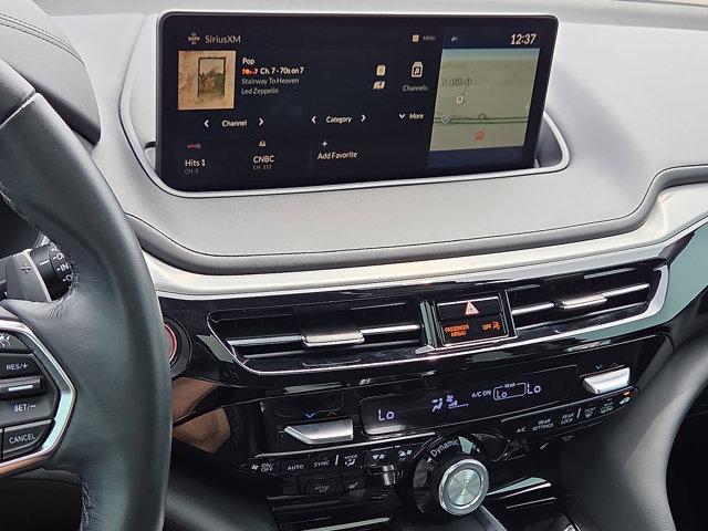 Photo of 2023 Lunar Silver Metallic Acura MDX