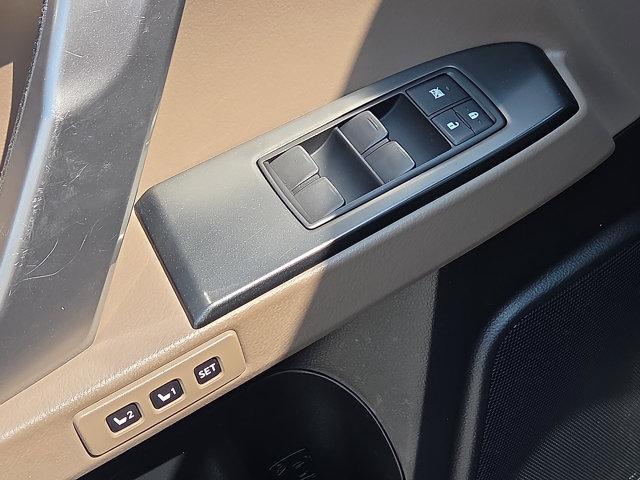 Photo of 2023 NEBULA GRAY PEA Lexus GX 460