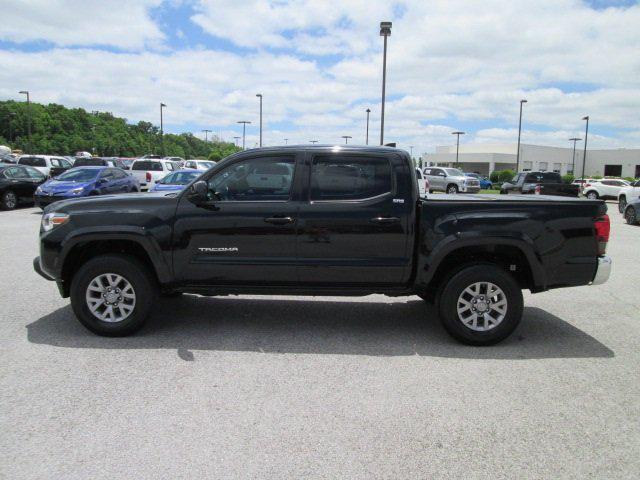 Photo of 2018 Midnight Black Metallic Toyota Tacoma