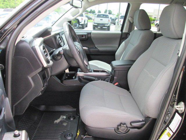 Photo of 2018 Midnight Black Metallic Toyota Tacoma