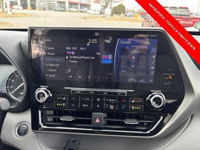 Photo of 2021 Blizzard Pearl Toyota Highlander