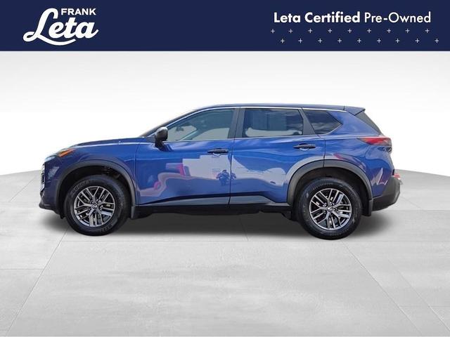 Photo of 2021 Caspian Blue Nissan Rogue