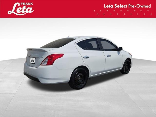 Photo of 2019 White Nissan Versa
