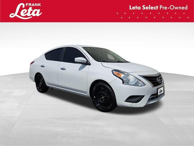 Photo of 2019 White Nissan Versa