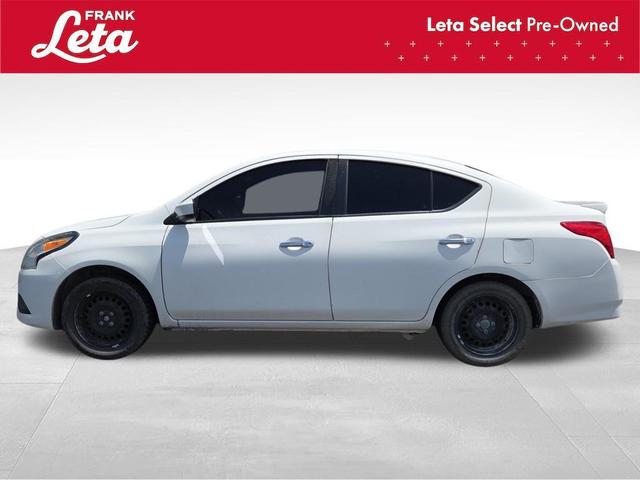 Photo of 2019 White Nissan Versa