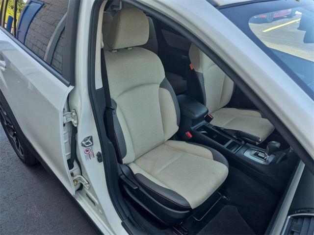 Photo of 2016 Crystal White Pearl Subaru Crosstrek