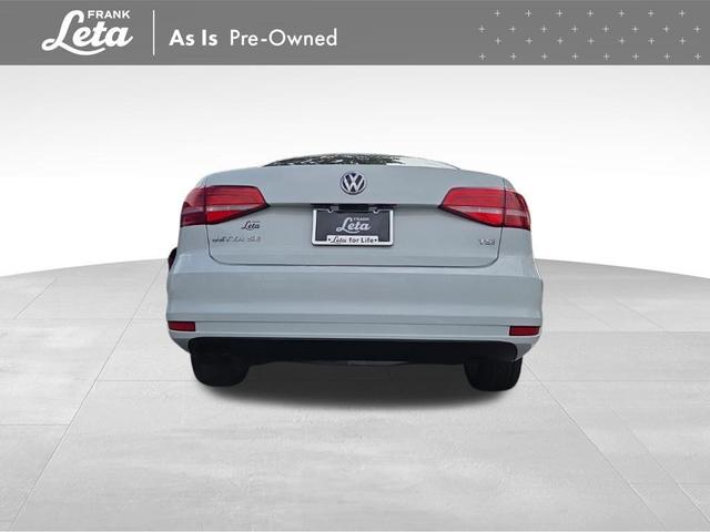 Photo of 2015 White Volkswagen Jetta