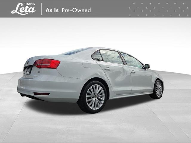 Photo of 2015 White Volkswagen Jetta