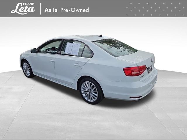 Photo of 2015 White Volkswagen Jetta