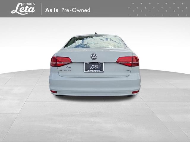 Photo of 2015 White Volkswagen Jetta