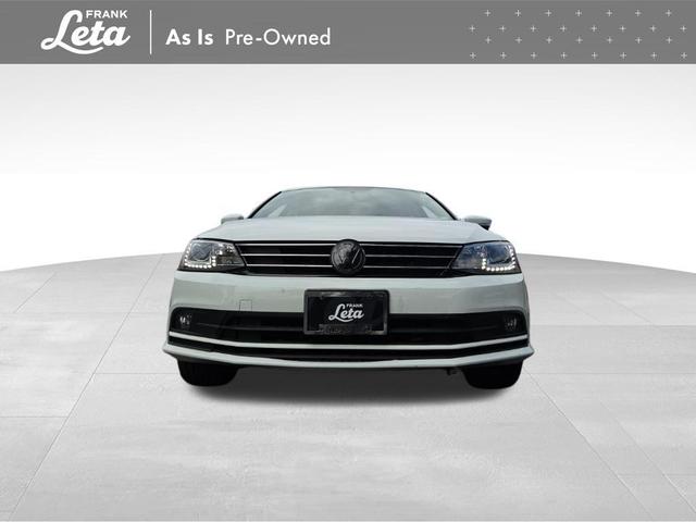 Photo of 2015 White Volkswagen Jetta