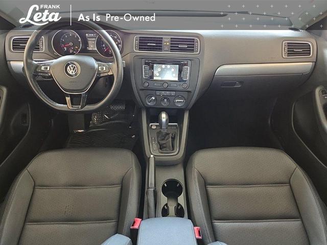 Photo of 2015 White Volkswagen Jetta