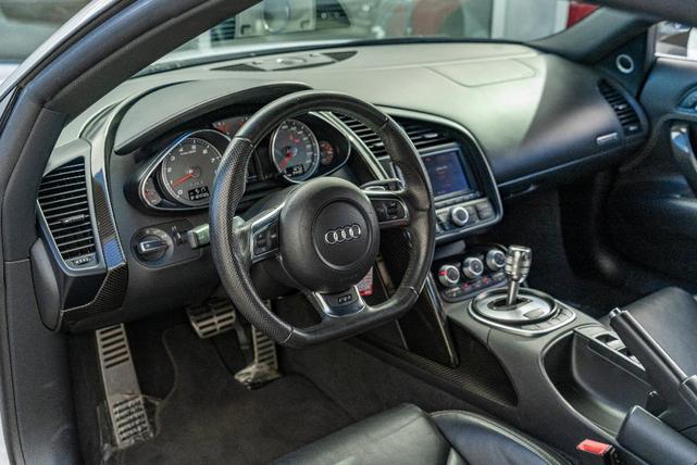Photo of 2011 Ibis White Audi R8
