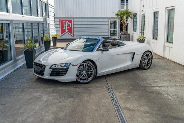 Photo of 2011 Ibis White Audi R8