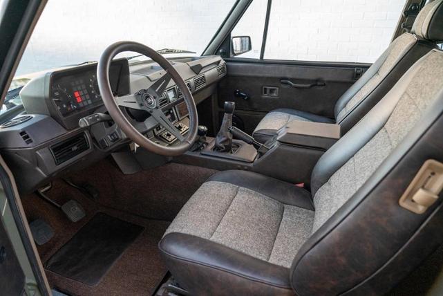 Photo of 1991 Green Land Rover Range Rover