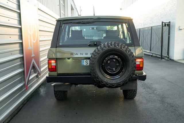 Photo of 1991 Green Land Rover Range Rover