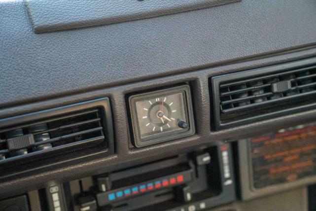 Photo of 1991 Green Land Rover Range Rover
