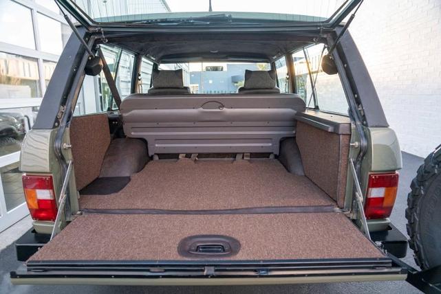 Photo of 1991 Green Land Rover Range Rover