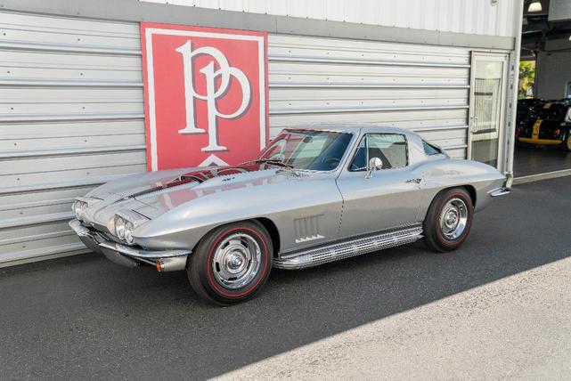 Photo of 1967 Silver Pearl Chevrolet Corvette