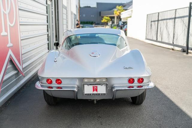 Photo of 1967 Silver Pearl Chevrolet Corvette