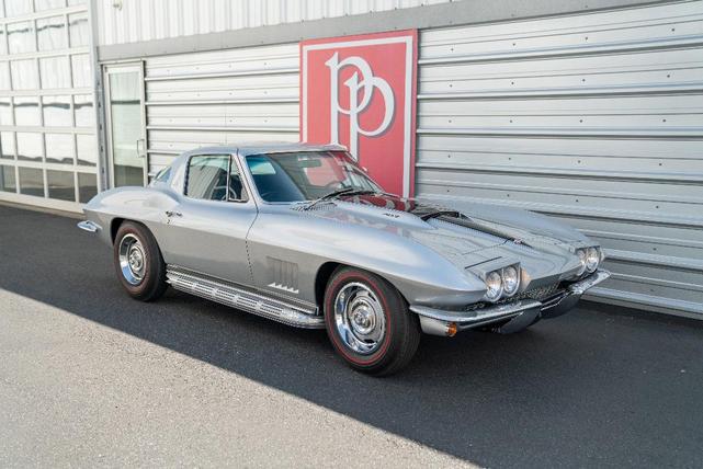 Photo of 1967 Silver Pearl Chevrolet Corvette