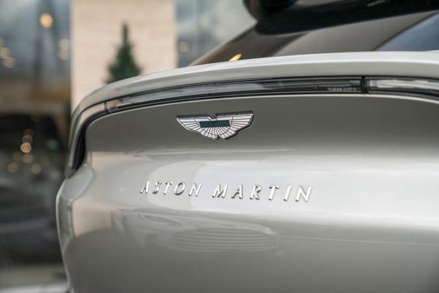Photo of 2021 Silver Birch Aston Martin DBX