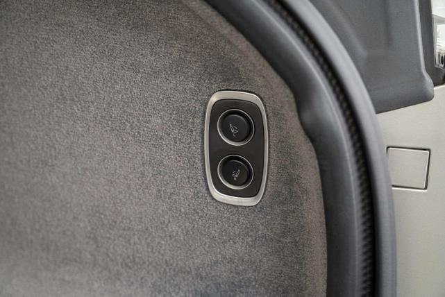 Photo of 2021 Silver Birch Aston Martin DBX