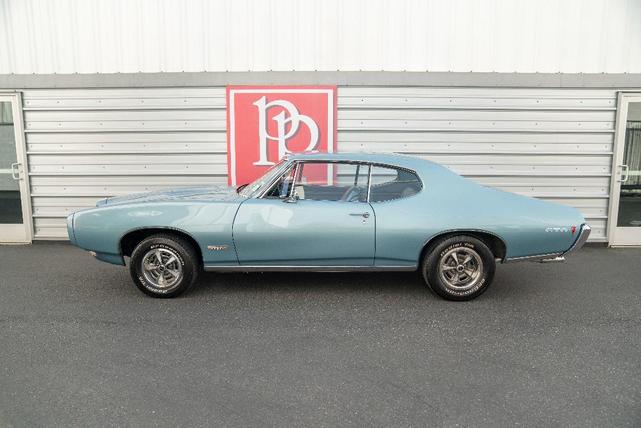 Photo of 1968 Nordic Blue Pontiac GTO