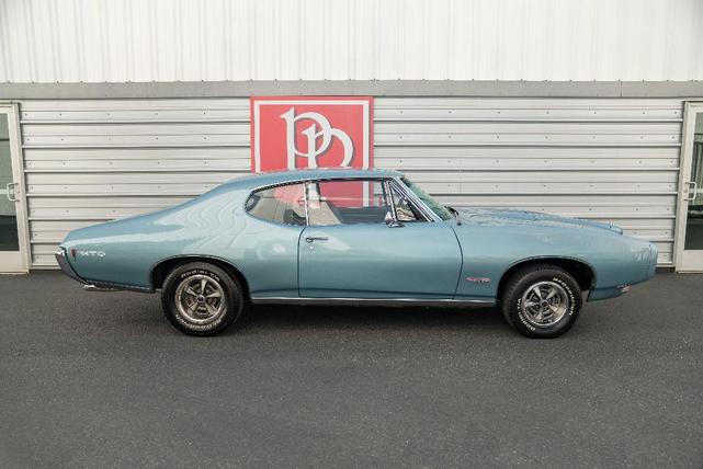 Photo of 1968 Nordic Blue Pontiac GTO