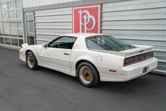 Photo of 1990 White Pontiac Firebird
