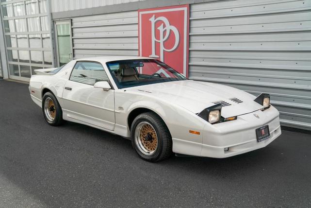 Photo of 1990 White Pontiac Firebird