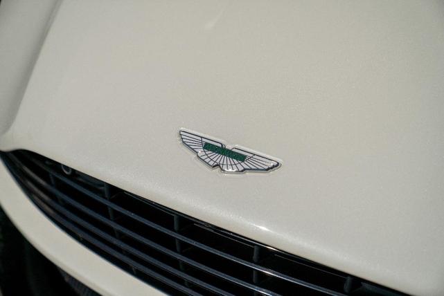 Photo of 2019 Stratus White Aston Martin DB11