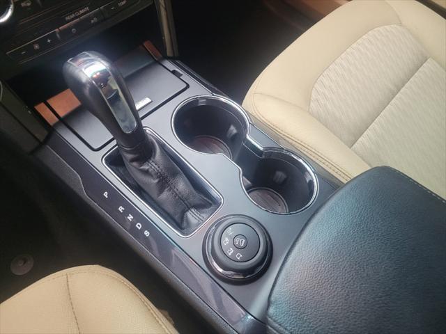 Photo of 2017 Ingot Silver Metallic Ford Explorer