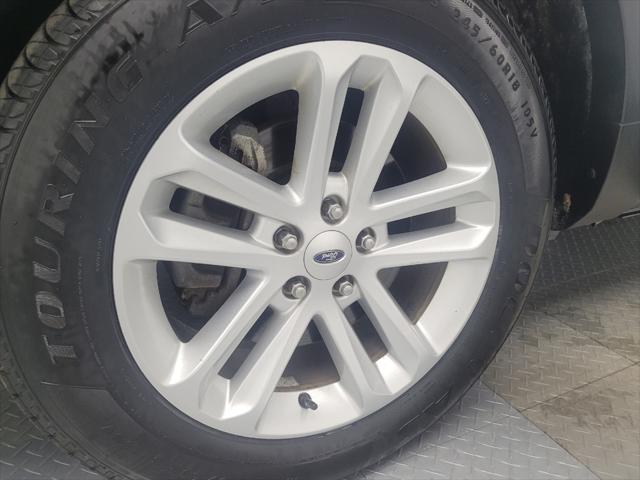 Photo of 2017 Ingot Silver Metallic Ford Explorer