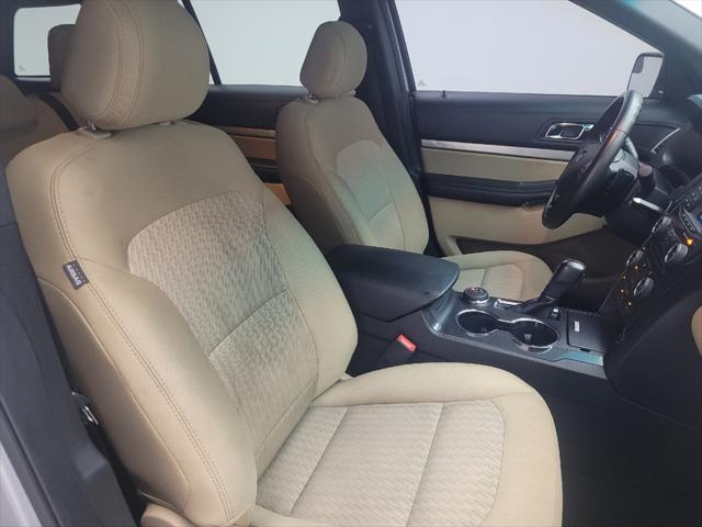Photo of 2017 Ingot Silver Metallic Ford Explorer