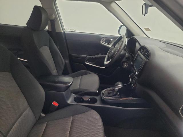 Photo of 2021 Sparkling Silver Kia Soul