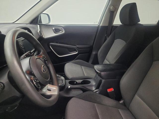 Photo of 2021 Sparkling Silver Kia Soul