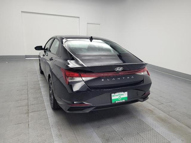 Photo of 2023 Onyx Black Hyundai ELANTRA