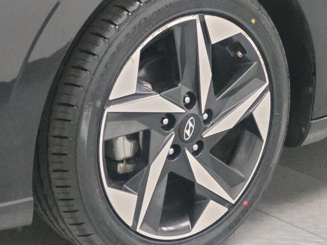 Photo of 2023 Onyx Black Hyundai ELANTRA