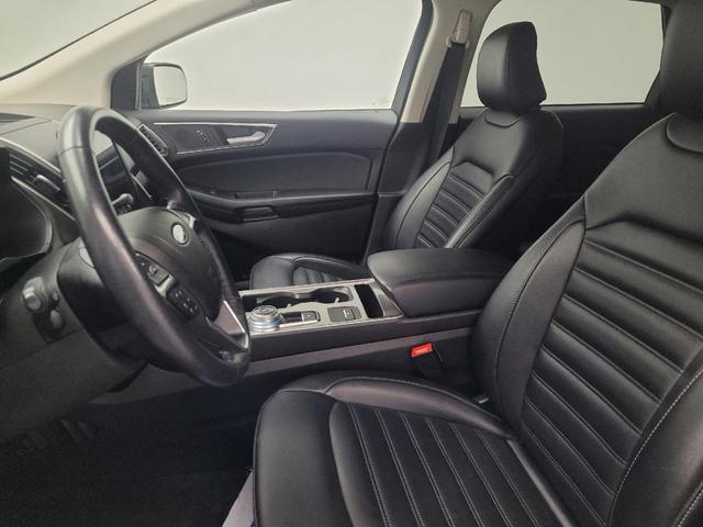 Photo of 2023 Agate Black Metallic Ford Edge