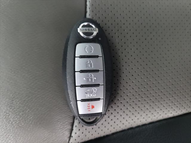 Photo of 2020 Magnetic Black Pearl Nissan Pathfinder