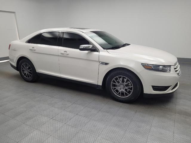 Photo of 2015 White Platinum Metallic Tri-Coat Ford Taurus