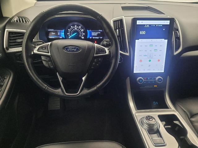 Photo of 2024 White Ford Edge